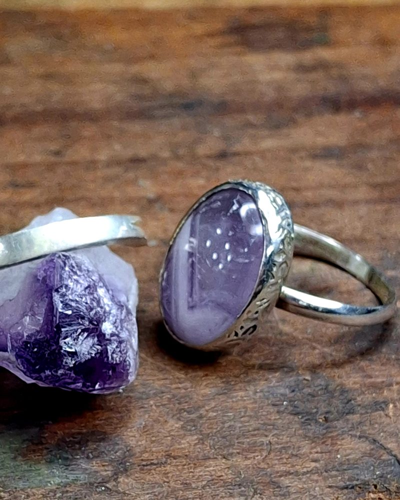 Anillo de plata con piedra amatista natural